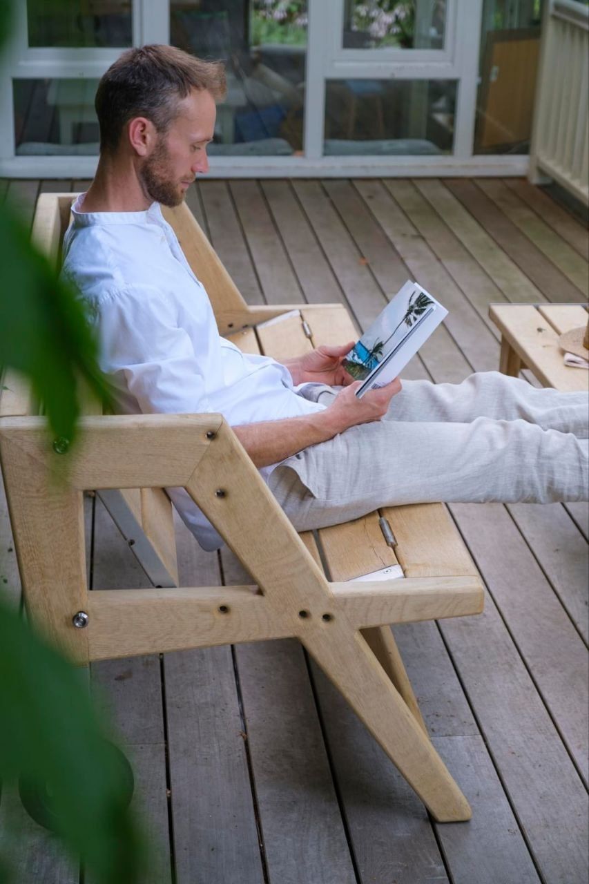 Position lounge, allongé pour la détente